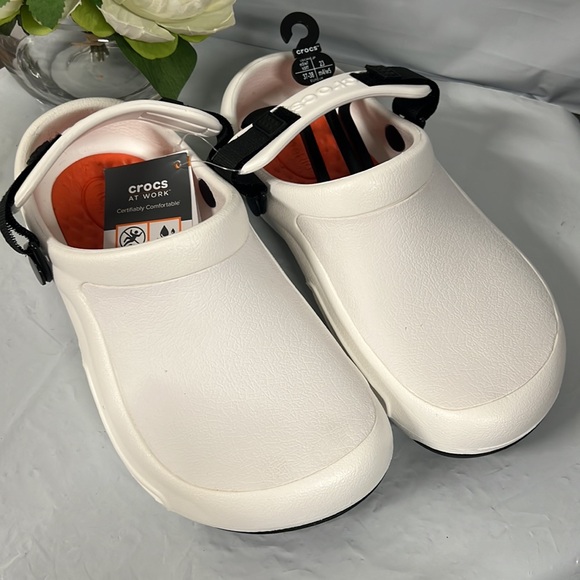 NEW - CROCS BISTRO SLIP RESISTANT WORK CLOG, WHITE - WOMEN'S  7 - Picture 6 of 10